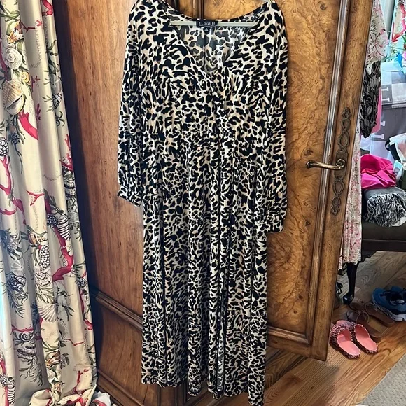 wrap dress for curvy women Plus Size Short Sleeve Wrap Dress